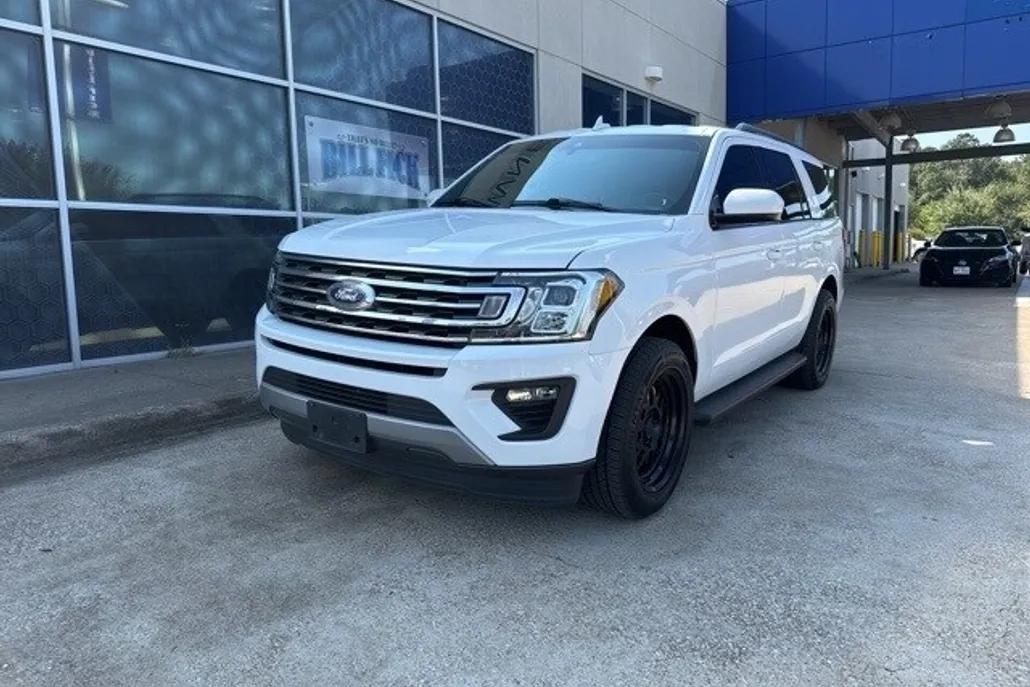 2021 Ford Expedition XLT photo 1