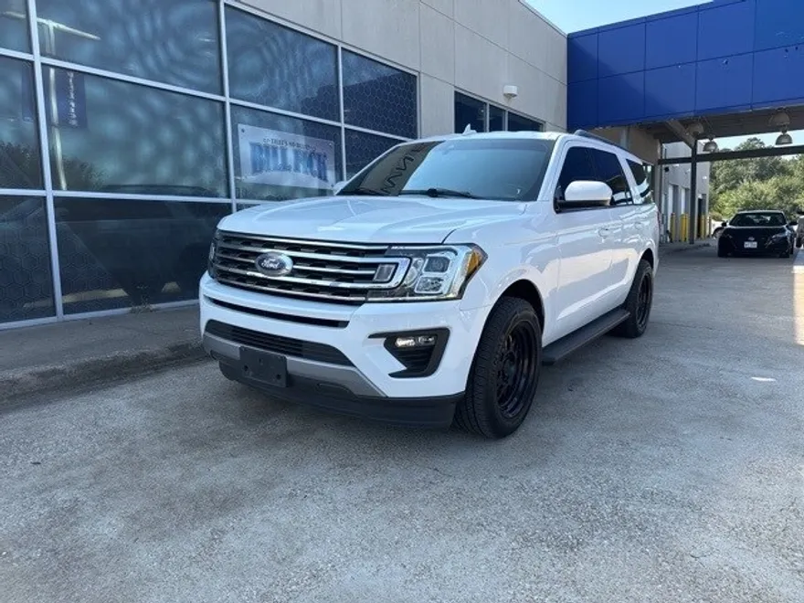 2021 Ford Expedition XLT photo 1