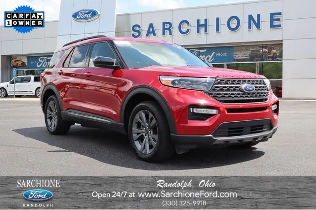 2022 Ford Explorer XLT photo 1