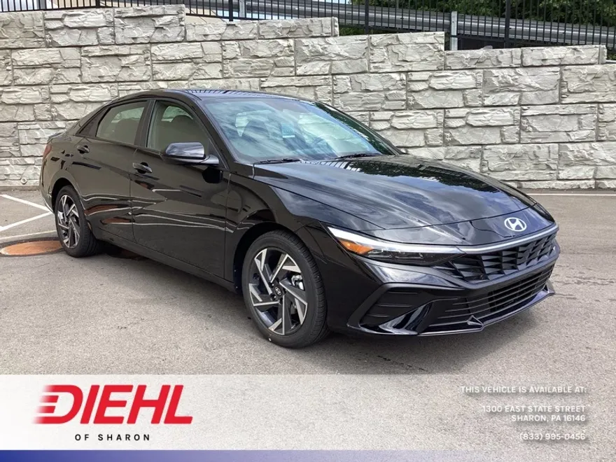 2025 Hyundai Elantra SEL Sport photo 1