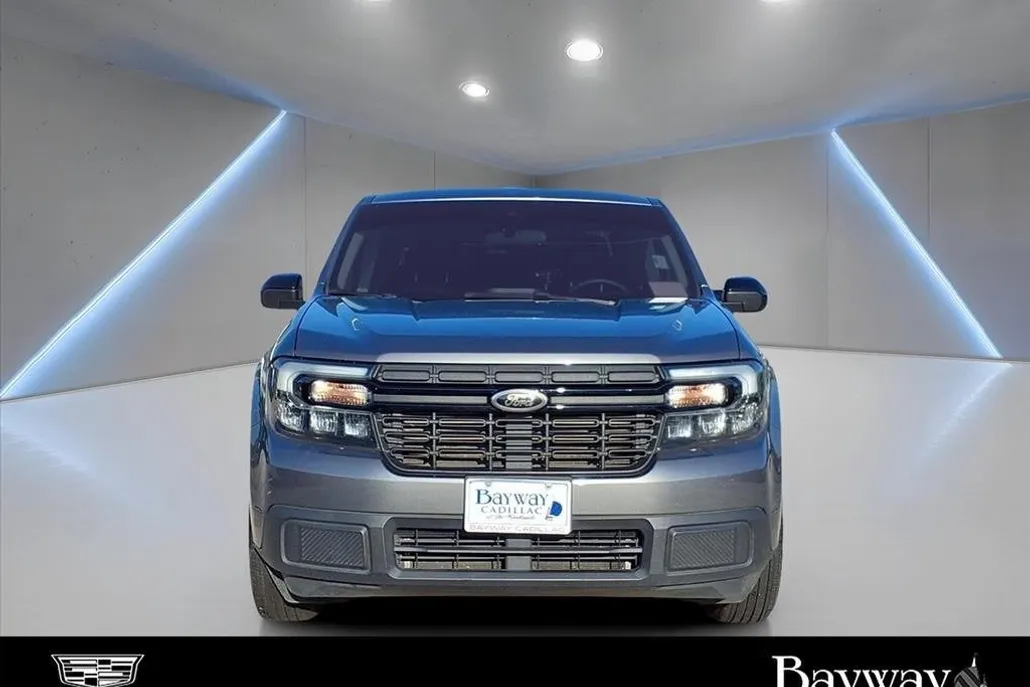 2023 Ford Maverick XL photo 1