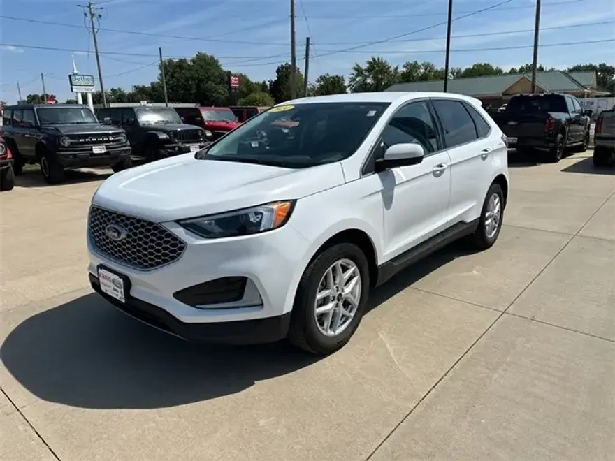 2024 Ford Edge SEL photo 1