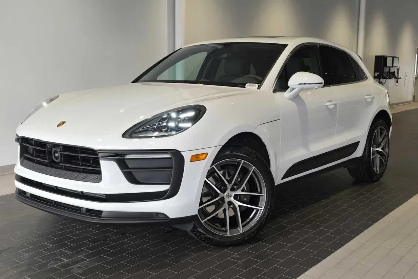 2024 Porsche Macan Base photo 1