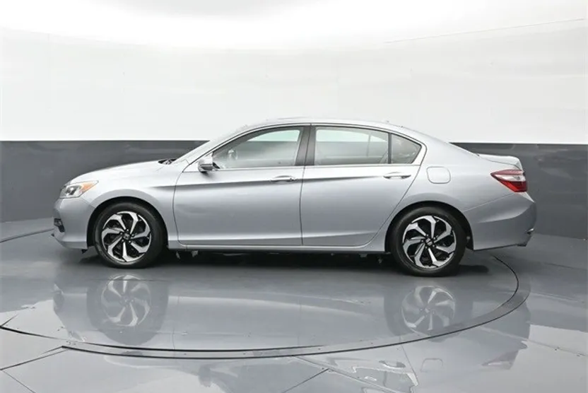 2017 Honda Accord EX-L V6 photo 1