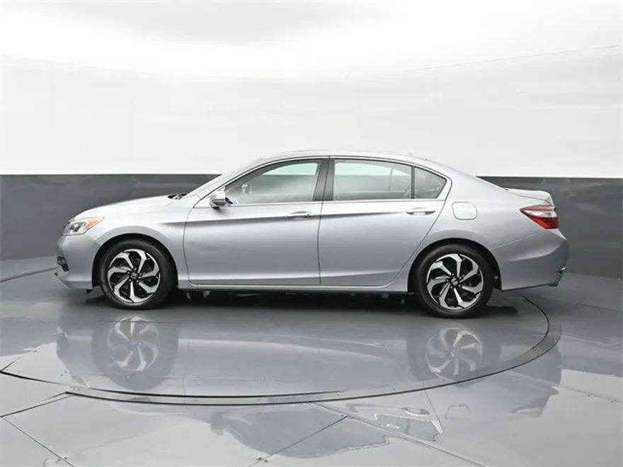 2017 Honda Accord EX-L V6 photo 1