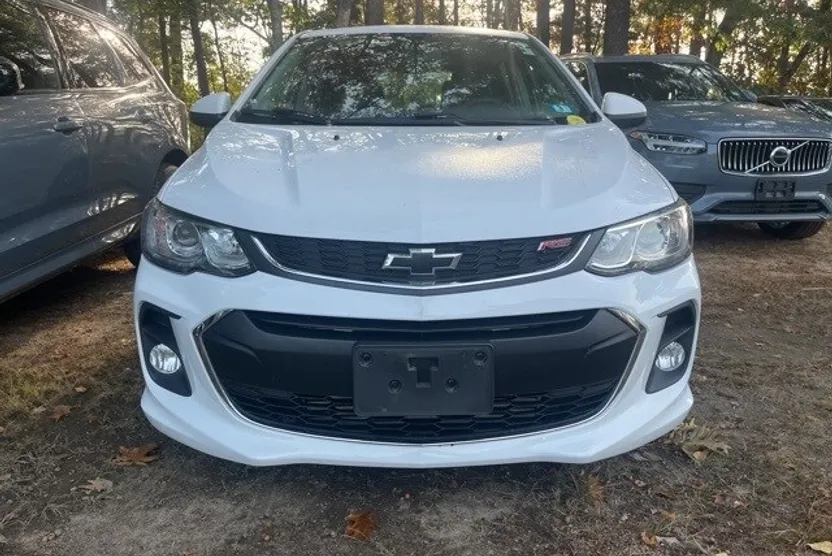 2018 Chevrolet Sonic LT photo 1
