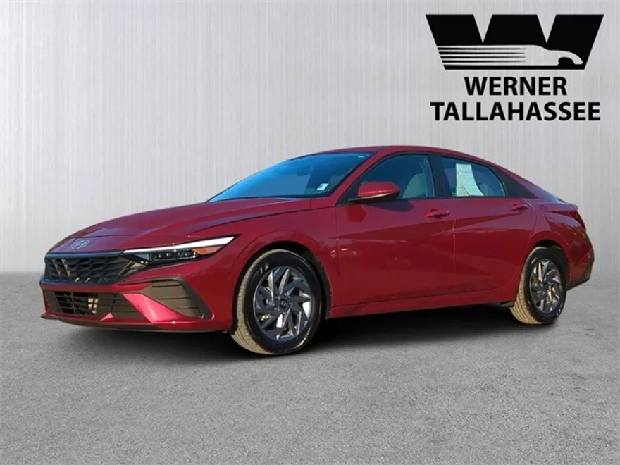 2024 Hyundai Elantra SEL photo 1