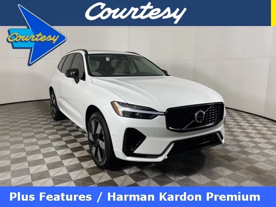 2025 Volvo XC60 T8 Plus photo 1
