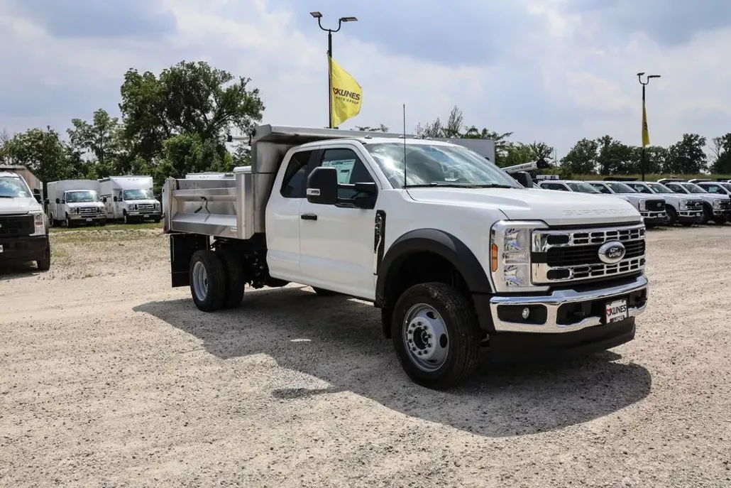 2025 Ford F-450 XL photo 1
