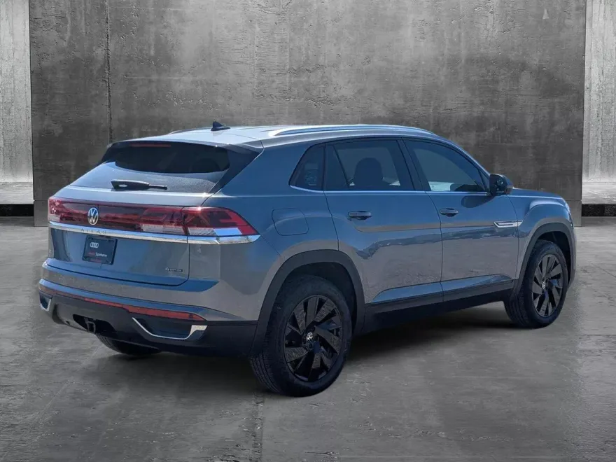 2025 Volkswagen Atlas Cross Sport SE Technology photo 2