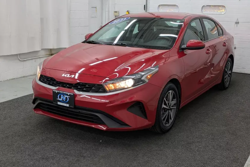 2022 Kia Forte LXS photo 1