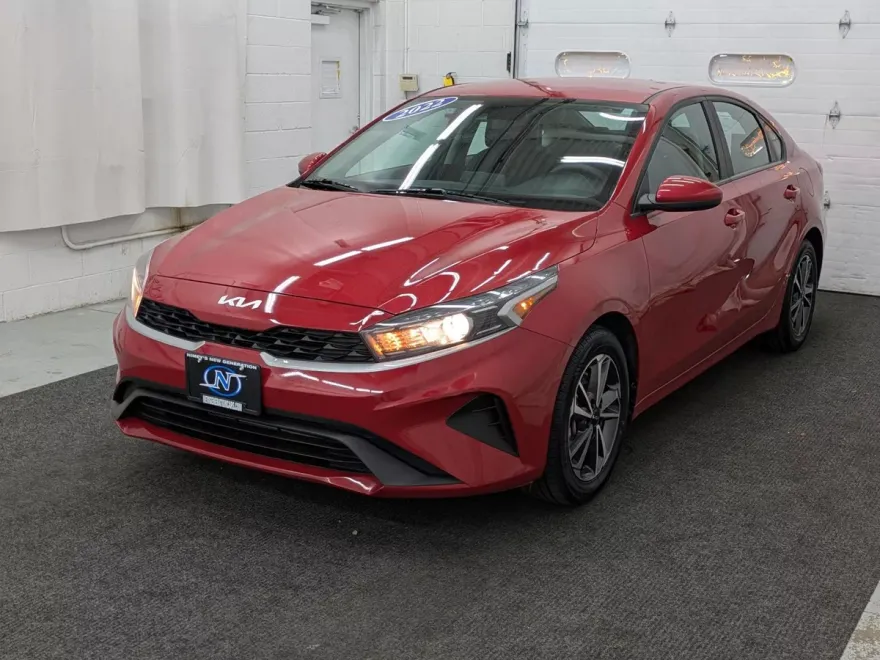 2022 Kia Forte LXS photo 1