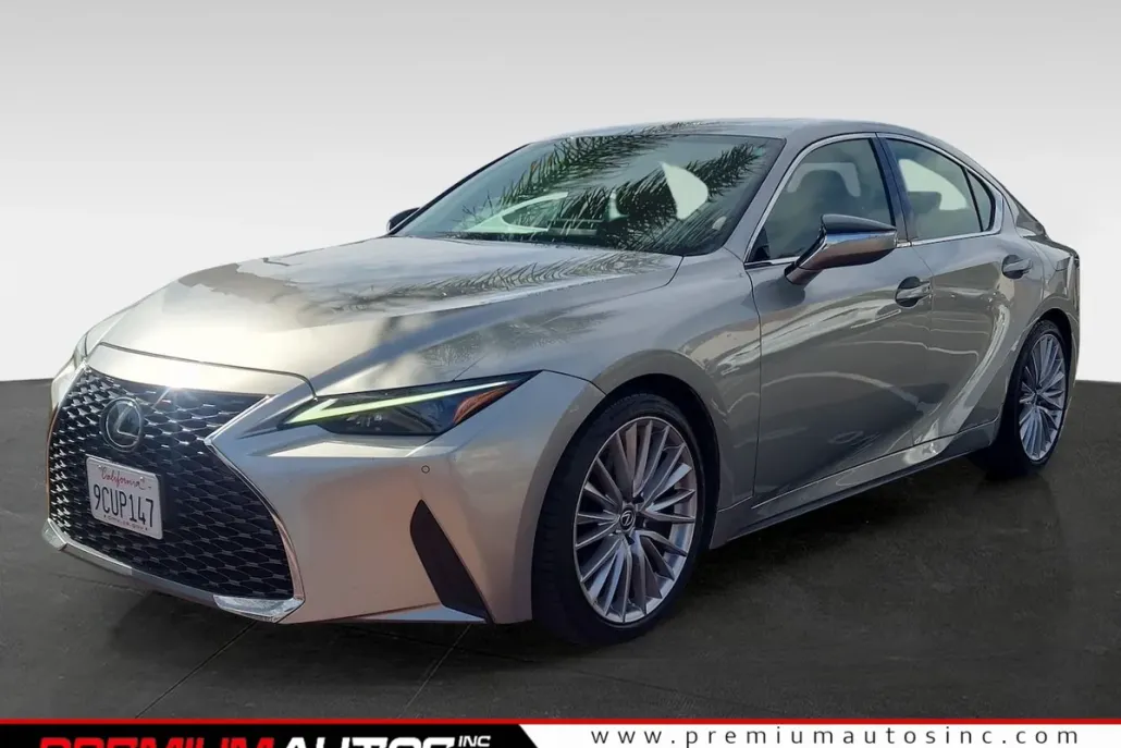 2022 Lexus IS 300 photo 1