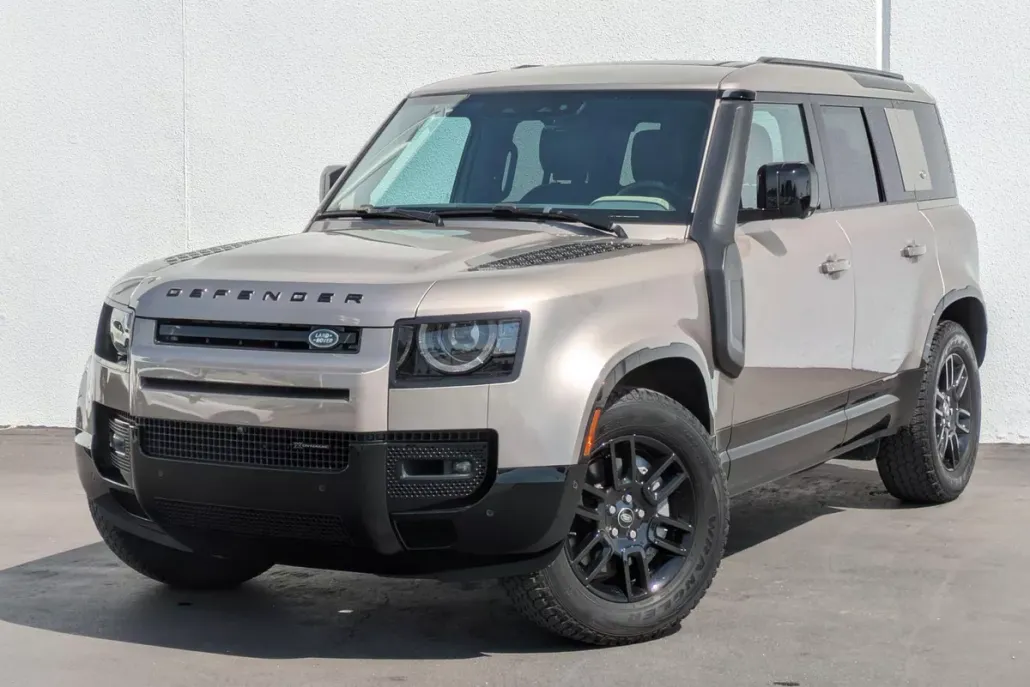 2023 Land Rover Defender 110 X-Dynamic SE photo 1