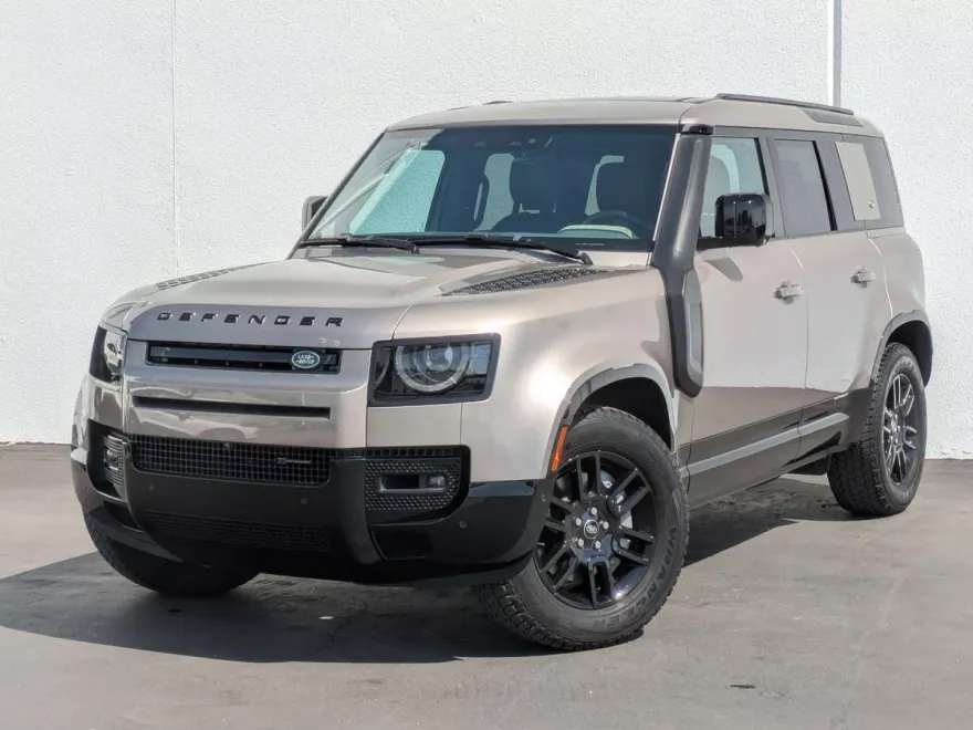2023 Land Rover Defender 110 X-Dynamic SE photo 1
