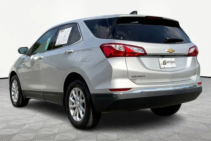 2020 Chevrolet Equinox LT photo 1