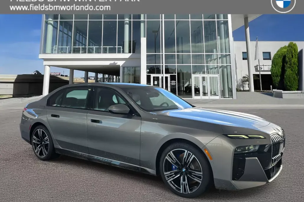 2025 Bmw 740i Sedan photo 1