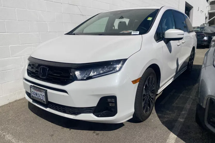 2025 Honda Odyssey Elite photo 1