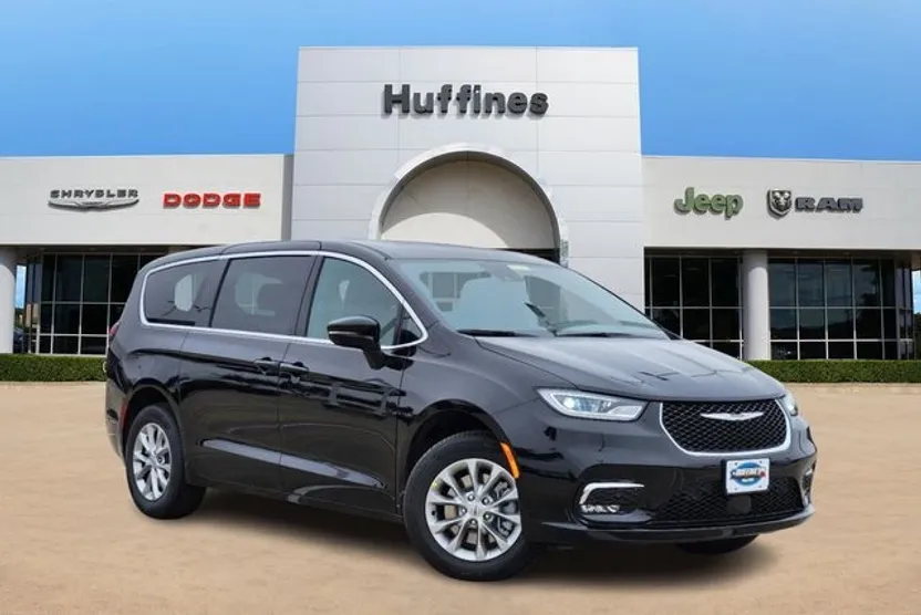 2025 Chrysler Pacifica photo 1