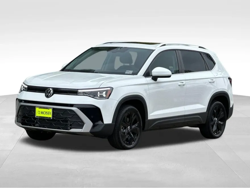 2025 Volkswagen Taos SE photo 1