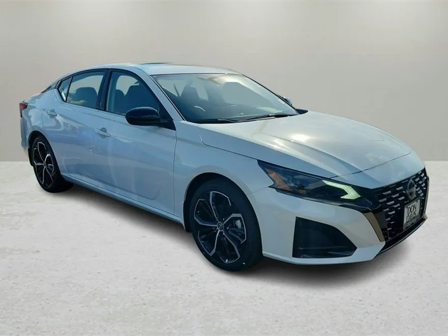 2025 Nissan Altima 2.5 SR photo 1