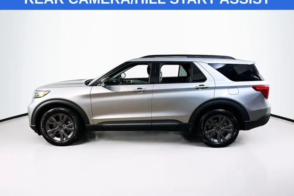 2022 Ford Explorer XLT photo 1