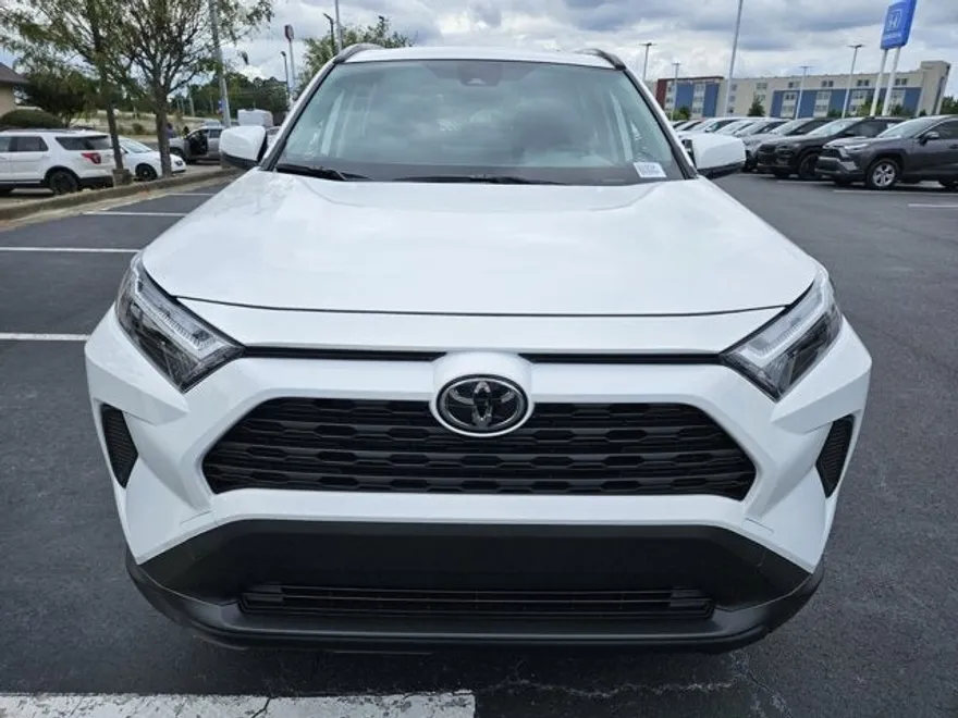 2025 Toyota RAV4 Hybrid LE photo 1