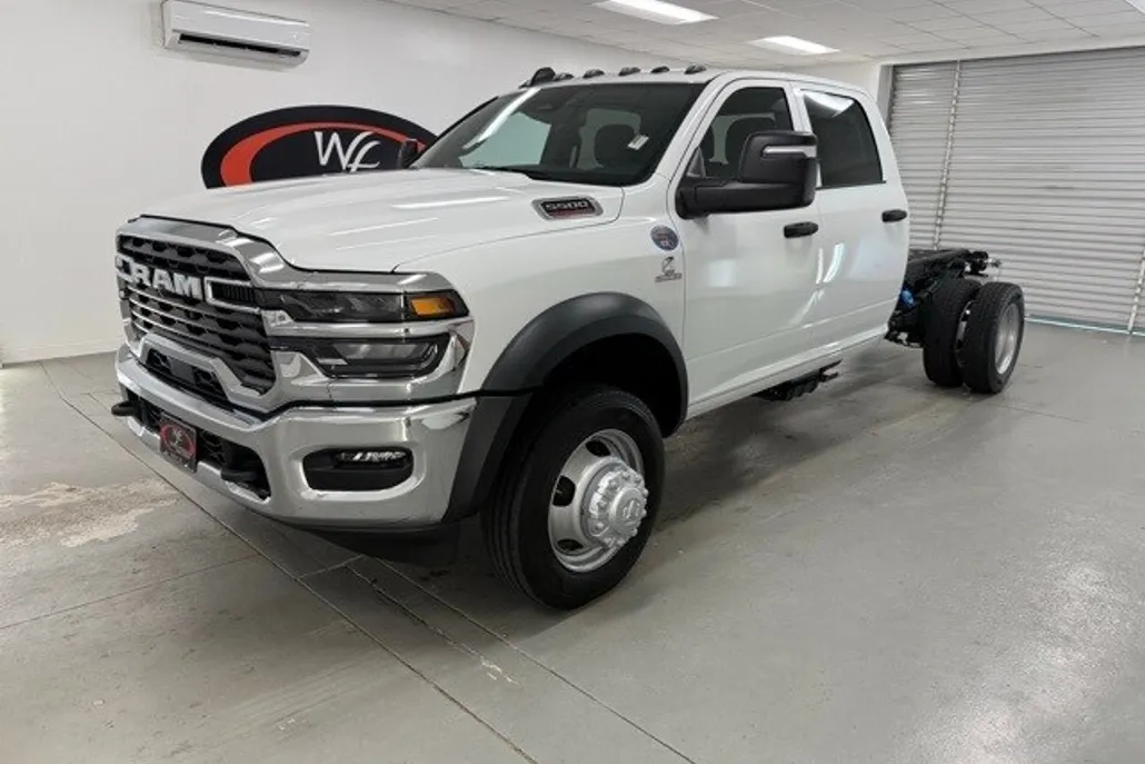2025 Ram 5500 Tradesman photo 1