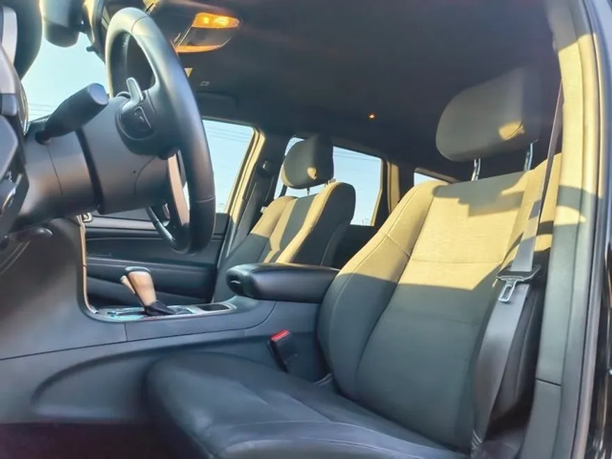 2017 Jeep Grand Cherokee Laredo photo 1
