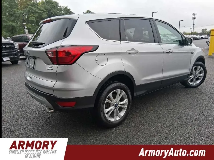 2019 Ford Escape SE photo 1
