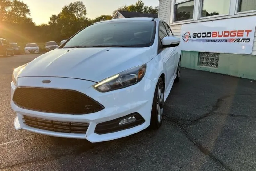 2018 Ford Focus ST photo 1