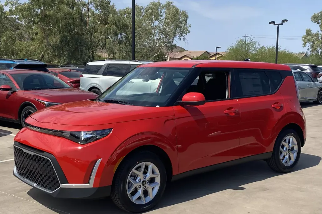 2025 Kia Soul S photo 1