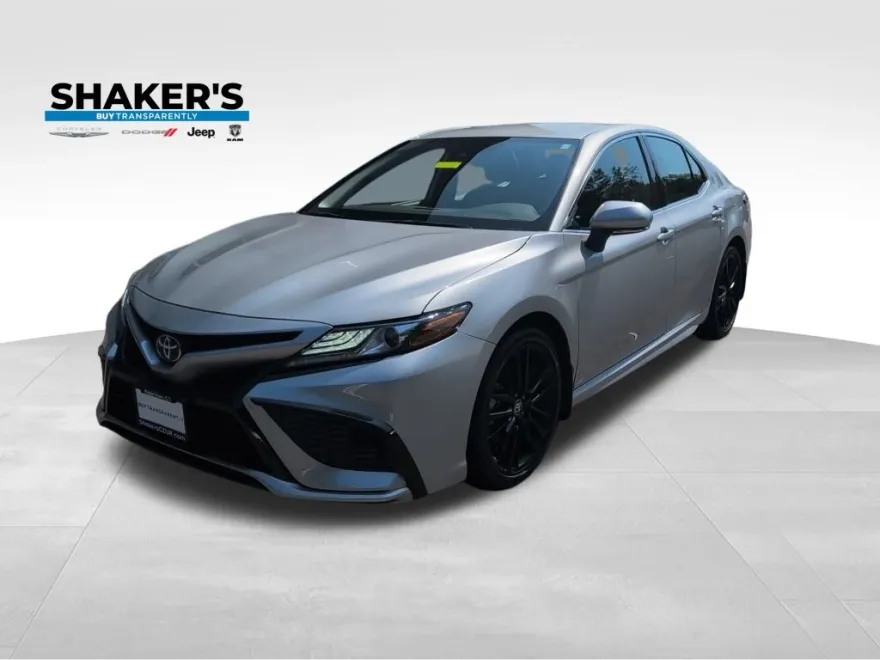 2024 Toyota Camry Hybrid XSE photo 1