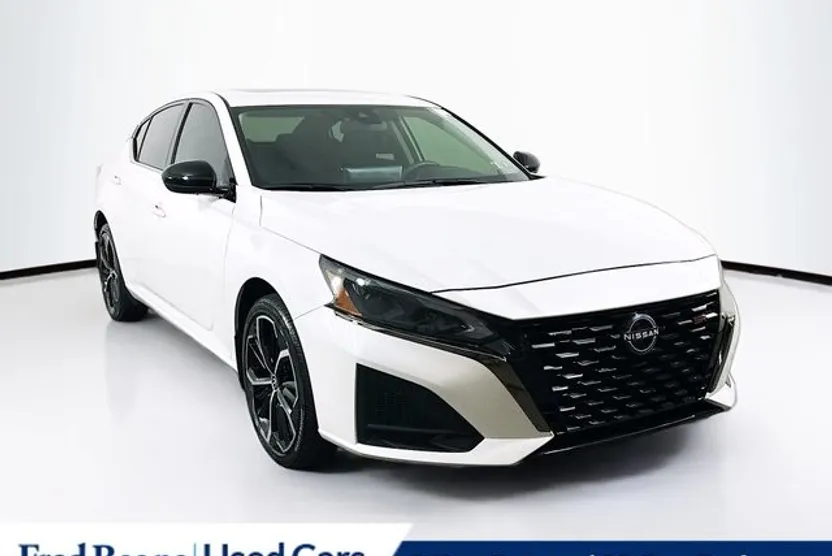 2024 Nissan Altima 2.5 SR photo 1