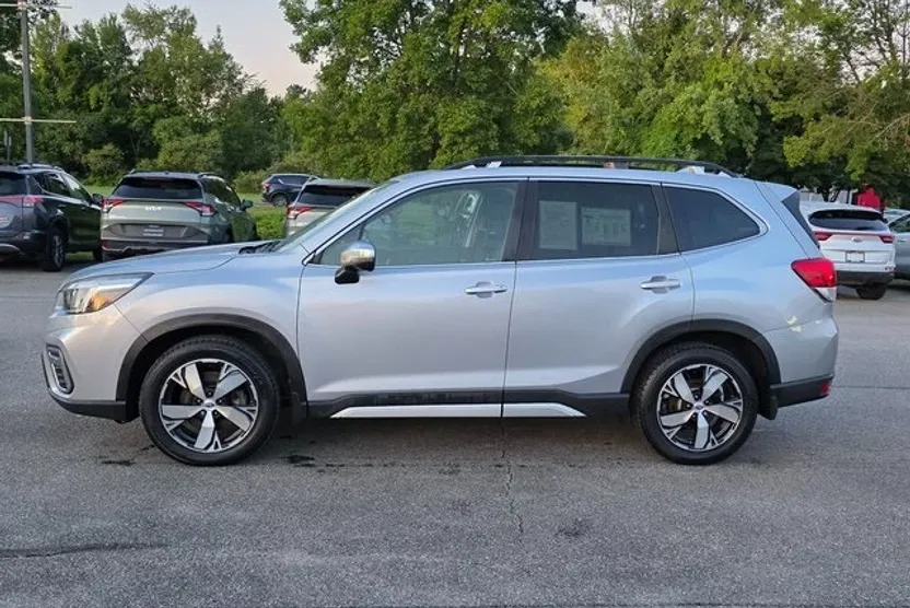2020 Subaru Forester Touring photo 1