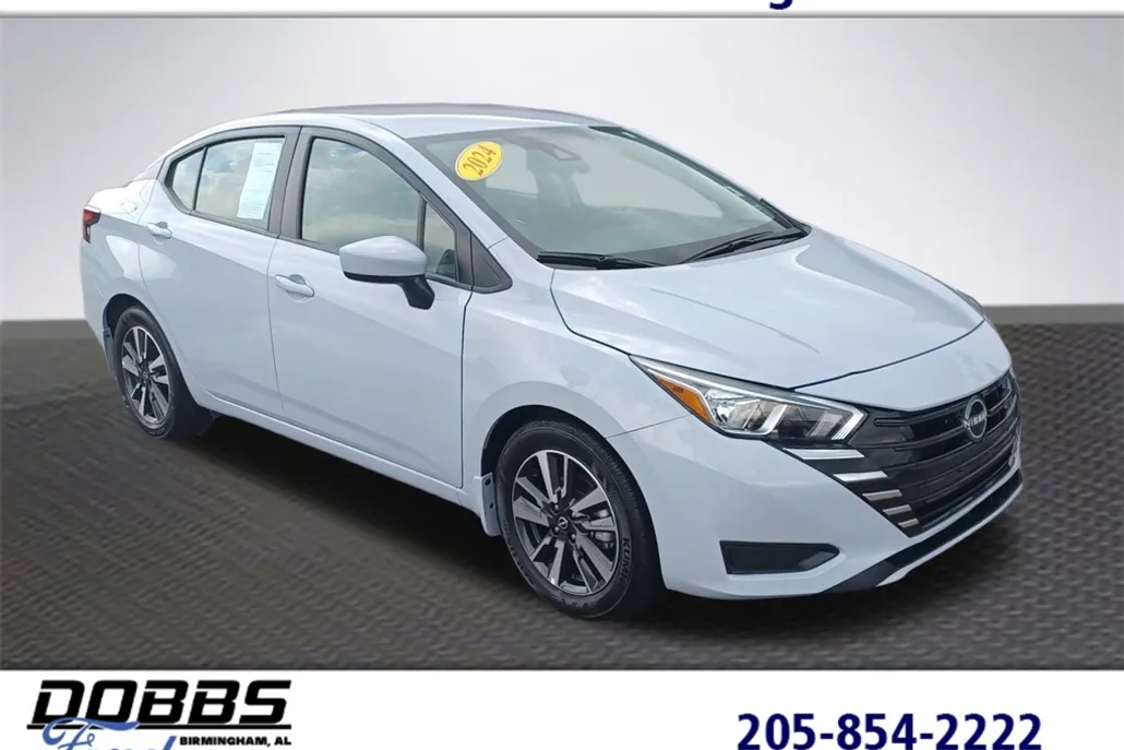 2024 Nissan Versa 1.6 SV photo 1