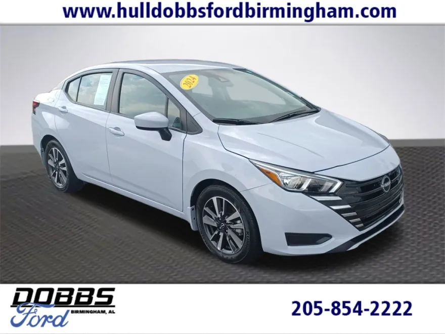 2024 Nissan Versa 1.6 SV photo 1