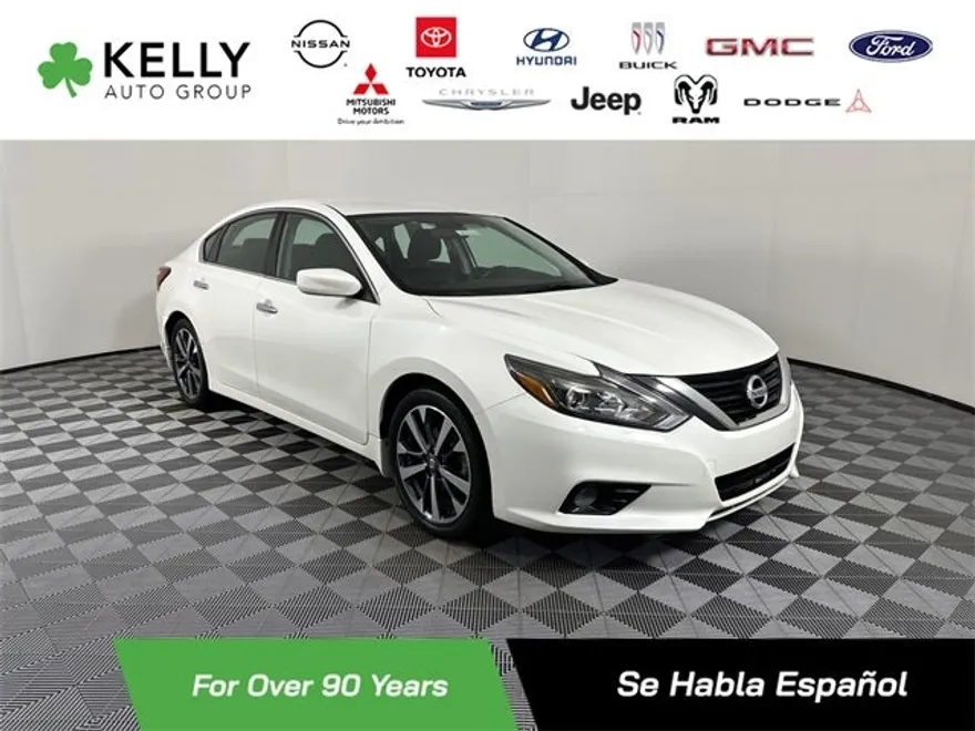 2017 Nissan Altima 2.5 SR photo 1