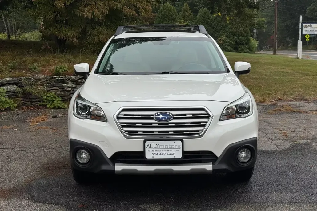 2015 Subaru Outback 2.5i Limited photo 1