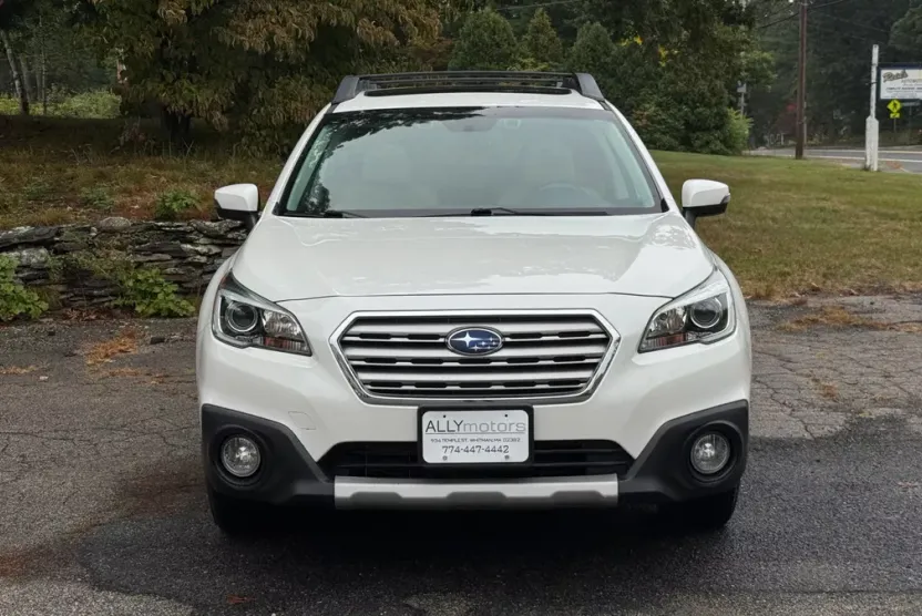 2015 Subaru Outback 2.5i Limited photo 1