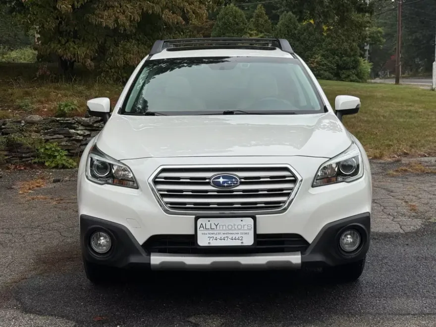 2015 Subaru Outback 2.5i Limited photo 1