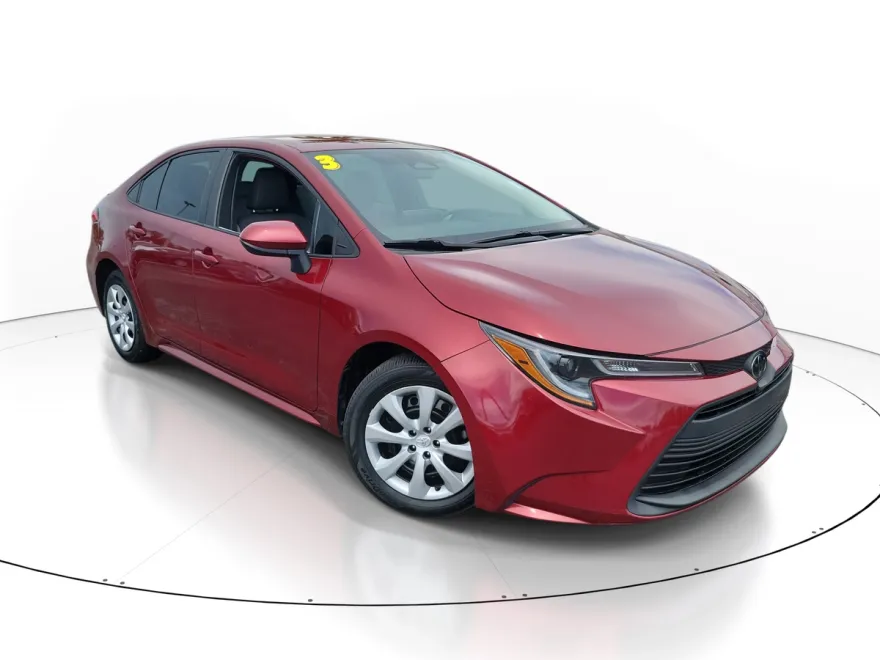 2023 Toyota Corolla LE photo 1