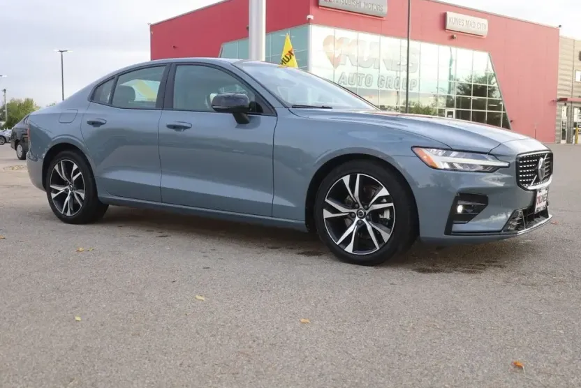 2024 Volvo S60 B5 Core photo 1