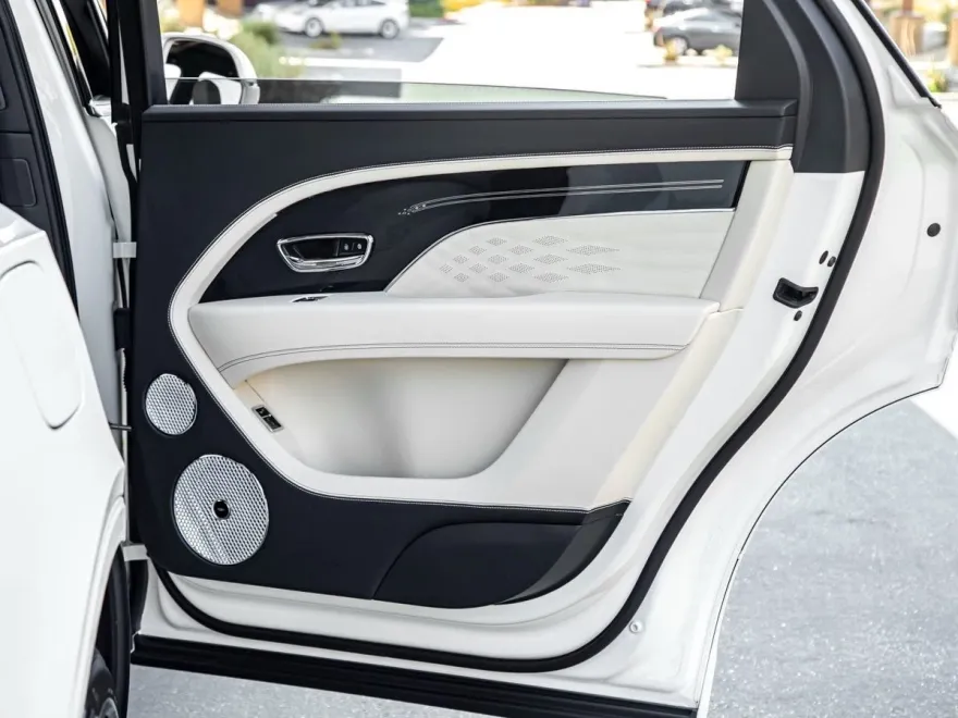 2024 Bentley Bentayga EWB Base photo 21