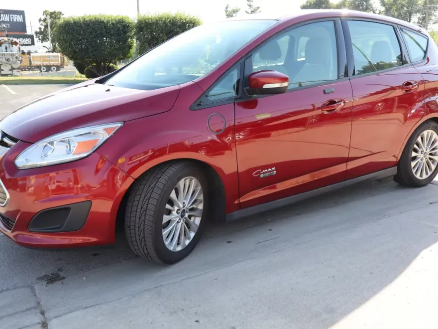 2017 Ford C-Max Energi SE photo 1