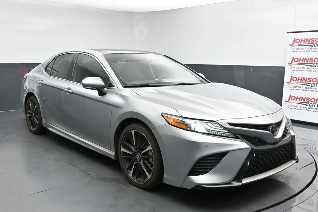 2019 Toyota Camry XSE photo 1