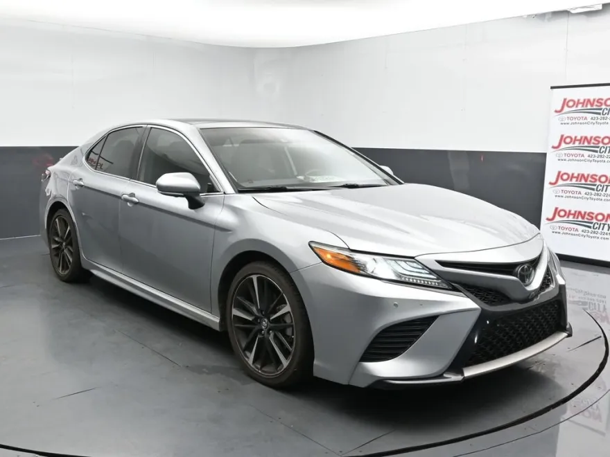 2019 Toyota Camry XSE photo 1