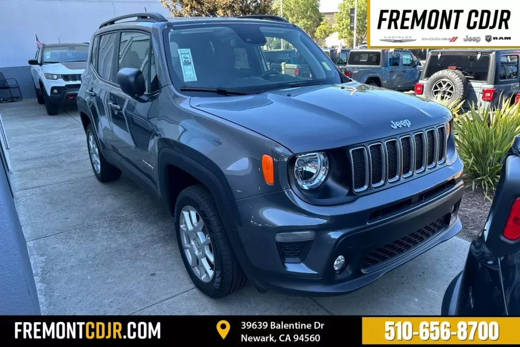 2023 Jeep Renegade Latitude photo 1