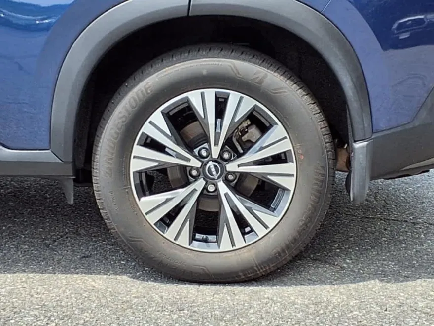 2023 Nissan Rogue SV photo 1