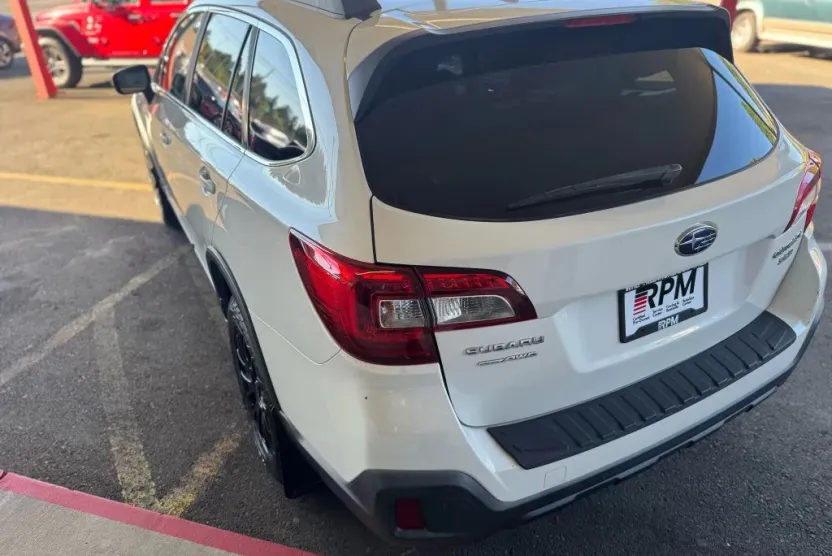 2019 Subaru Outback 3.6R Limited photo 1